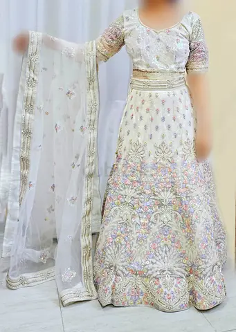 Beautiful white multicolor dress from dimple in 300 aed only