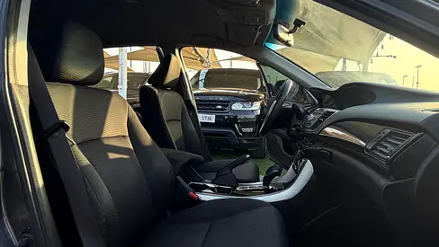 2017 Honda ACCORD 缩略图 9