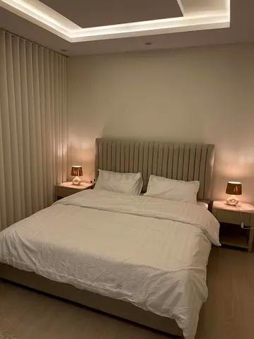 Elegant King Size Bed