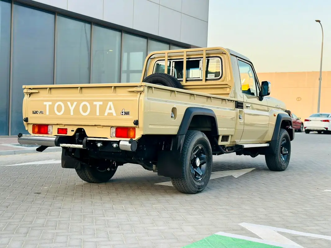 Toyota Land Cruiser 70 Series 2025
