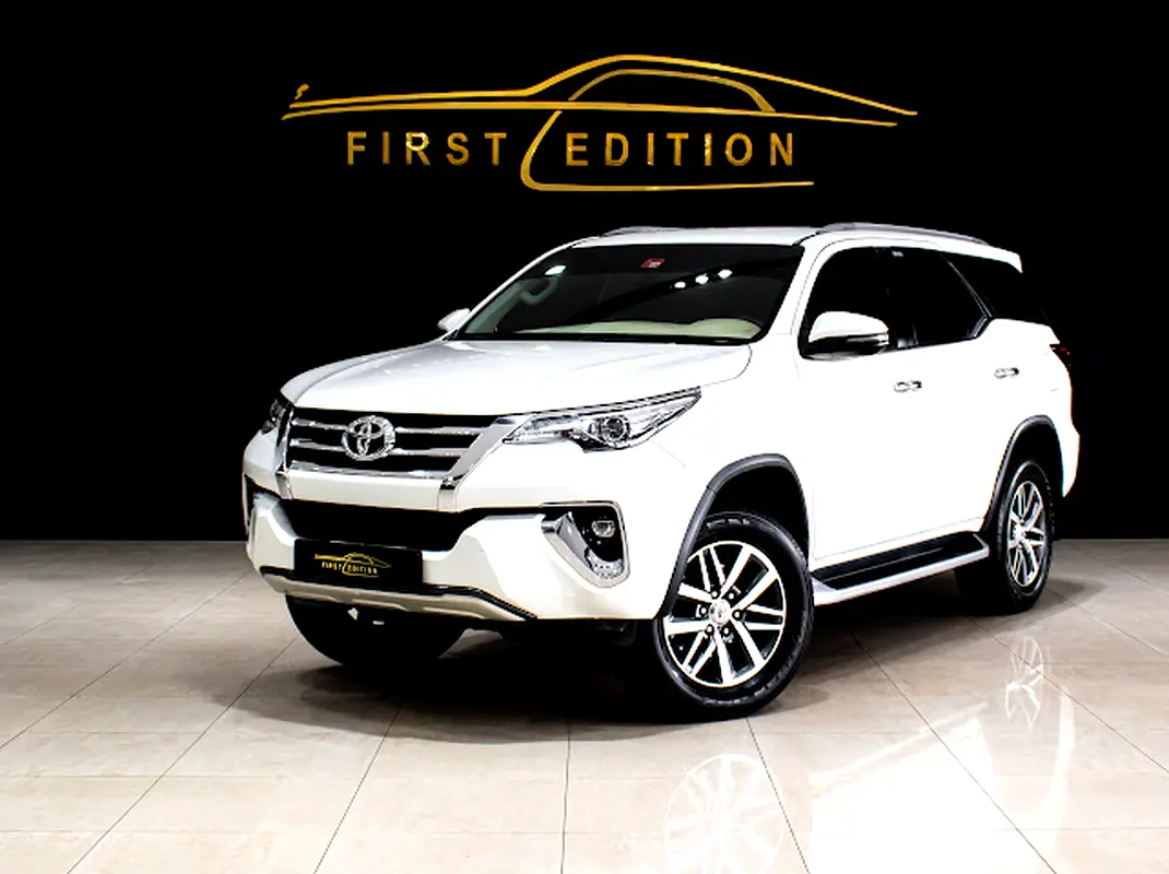Toyota Fortuner 2019 — photo 1 of 15