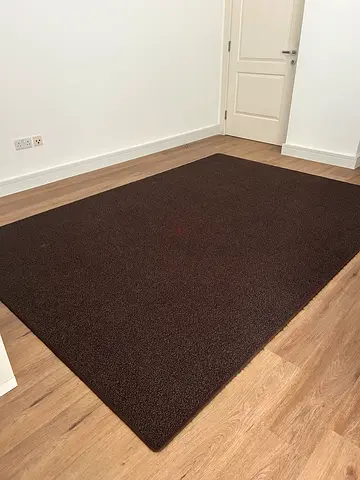 Chocolate brown Dutch carpet from Parade Contour