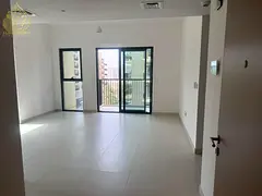2 bedrooms /1 master room /store /balcony/ Side sea view