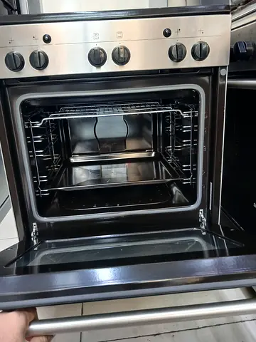 Siemens 4 burner full gas cooker same like new conditon for sale