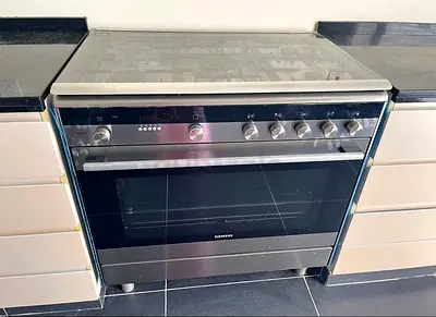 SIEMENS IQ700 Top Gas Oven Electric Cooker