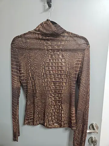 Stylish Crocodile Print Long Sleeve Top