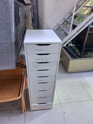 Storage drawer