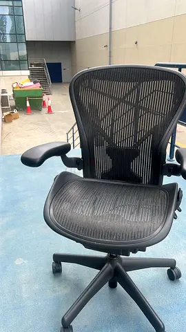 Herman miller Aeron size B fully loaded