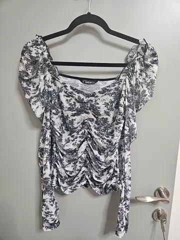 Floral Print Long Sleeve Top