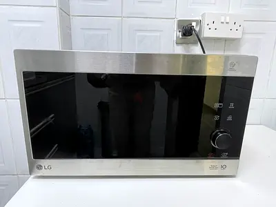 LG Microwave Oven in Excellent Condition