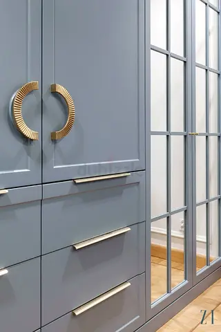 Elegant Modern Wardrobe with Mirror Finish