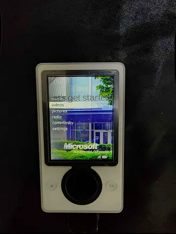 Microsoft Zune MP3 Player 30GB limited edition