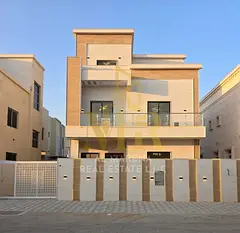 Villa directly from the owner, personal finishing, on a main street, close to all services, freehold