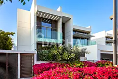 Contemporary | Vacant | Impeccable Condition