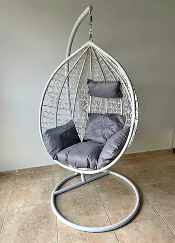 Cozy Hanging Egg Chair for Relaxation