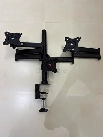 Strong Triple Monitor Stand

Heavy-duty stand for 3 monitors ستاند 3 شاشات قوي