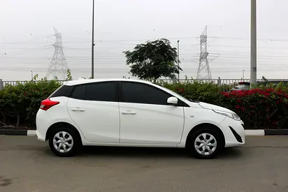 2019 Toyota YARIS — миниатюра 4