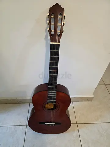 Beautiful Acoustic Guitar in Great Condition