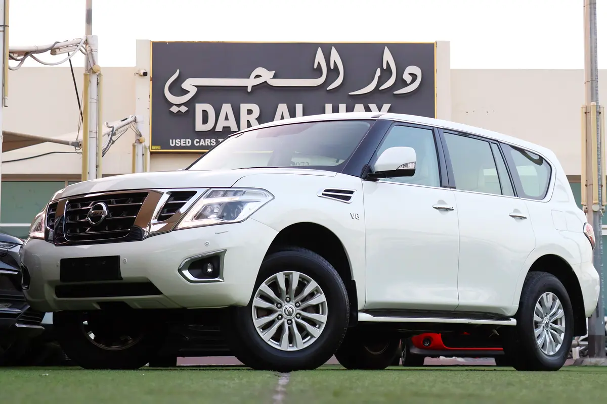 Nissan Patrol 2018 — photo 1 of 17