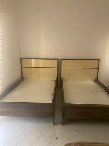 2 Single Beds