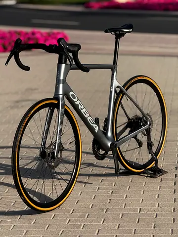 Orbea carbon bike 57cm