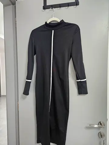 Sporty Stretch Dress – AED 60
 Size: Medium (fits xs)
 Length: Below the knee
🧵 Material: St