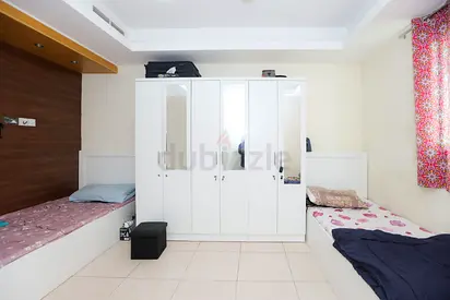 AMAZING BED SPACES AVAILABLE NEAR ADCB METRO!!