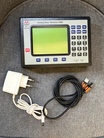 Analog Data Monitor 2400 with Accessories