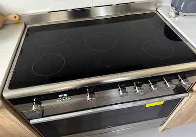 iQ700 siemens brand electric ceramic cooking range