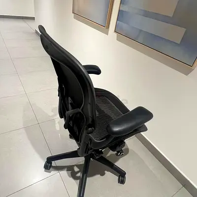 Herman miller Aeron size C fully loaded