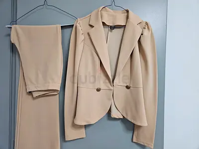 Elegant Beige Blazer and Pants Set
