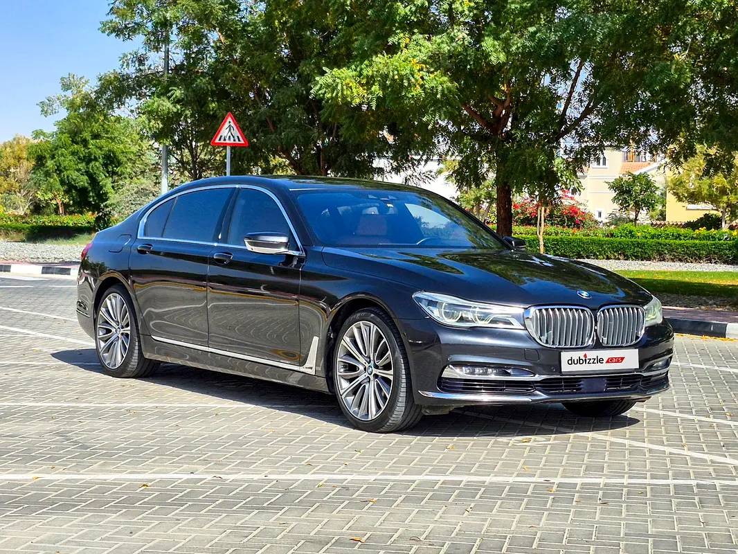 BMW 7-Series 2016 — photo 1 of 19