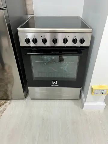 Electrolux 60cm freestanding electric stove