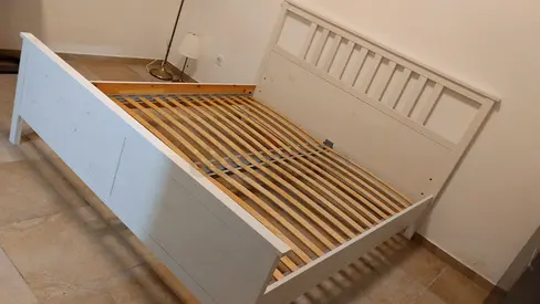 Ikea hamness queen size bed frame with Ikea mattress 160×200cm is available in excellent condition
