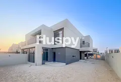 Corner Unit | Roof Top Access | Next to Beach