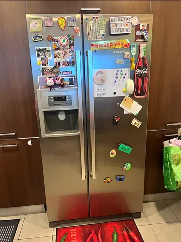 Bosch Side by side refrigerator freezer water dispenser