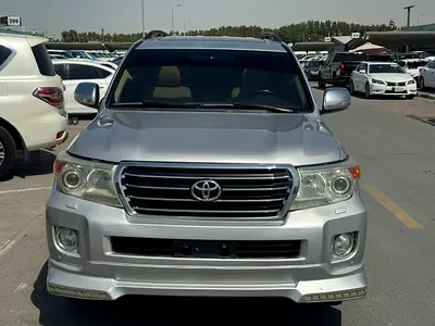 Toyota land cruise 2011 v6 fullopshin silver color GCc calen car