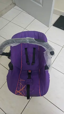 Chic and Comfortable Baby Car Seat in Purple - Never used - cheap priced