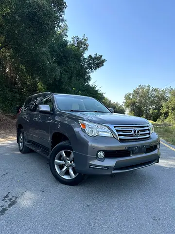 2013
Lexus GX 460 
GCC Specs full option
