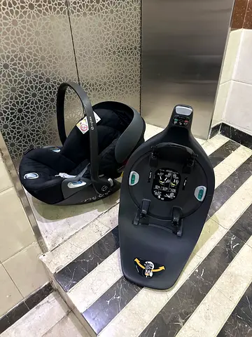 Cybex cloud z car seat with rotating base