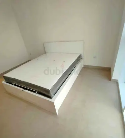 Ikea hydraulic king‑size bed (180 × 200 cm) with  IKEA mattress