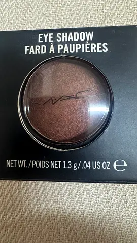 MAC Eye Shadow - Anttique veluxe pearl