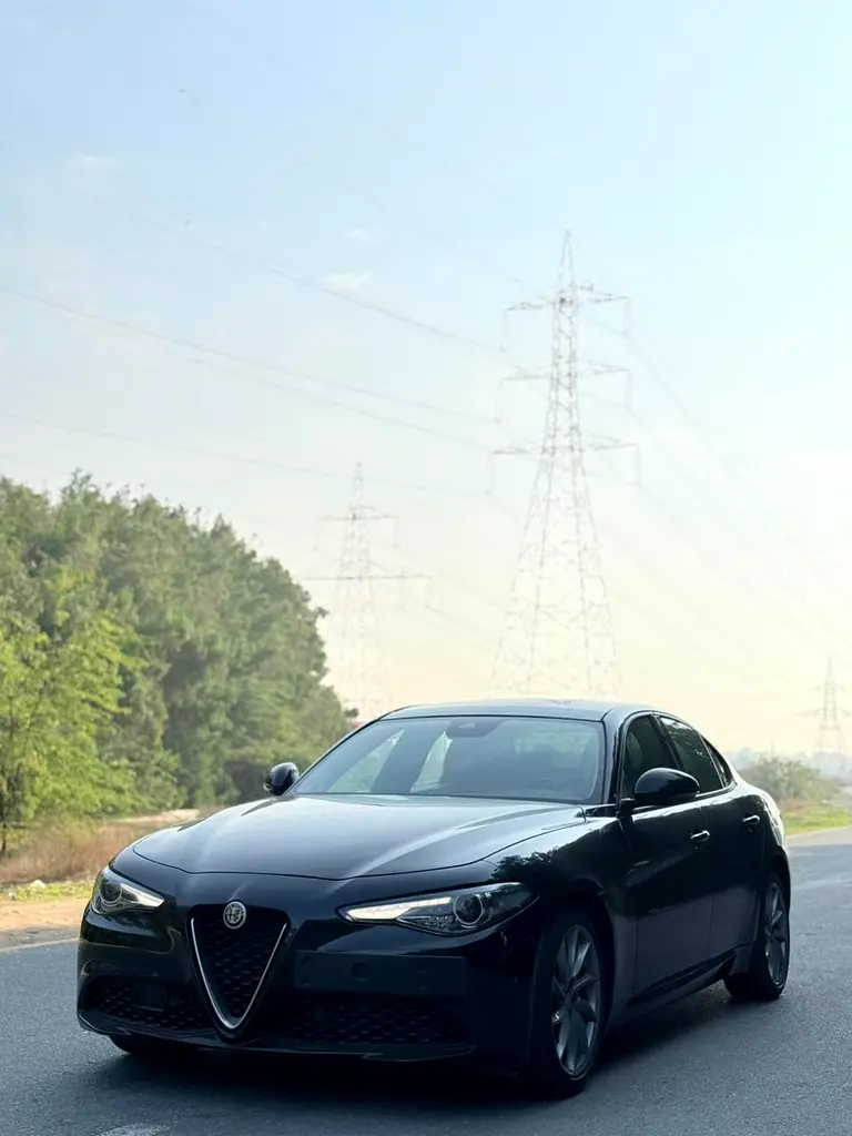 Alfa Romeo Giulia 2020 — photo 1 of 15