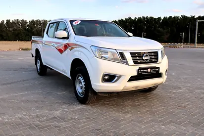 Nissan Navara -2022- GCC- Accident-Free -2.5L-2WD- Real Wheel drive- Excellent Condition inside