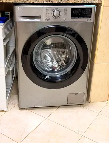 L.G new model steam 9kg washing machine for sell  good working