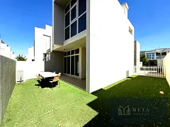 RREM-3 bedroom Townhouse Back to Back, Near to Park and Pool
