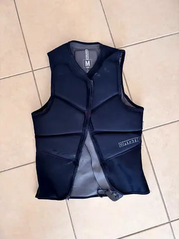 Kitesurfing vest