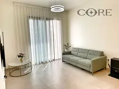 MID FLOOR | POOL VIEW