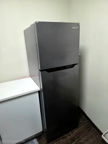 Daewoo Refrigerator - Clean and Perfect