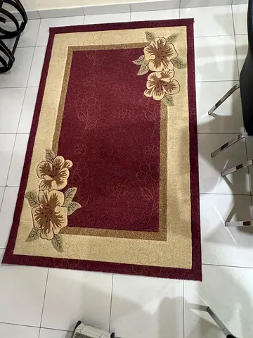 Elegant Floral Design Area Rug
